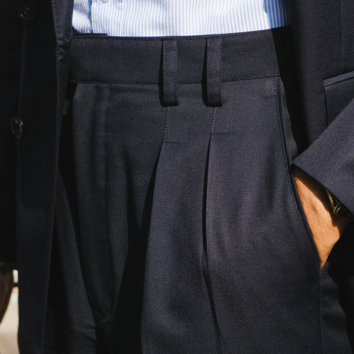 THE HARBOUR NAVY SUPER 160s ESSENTIAL SUIT