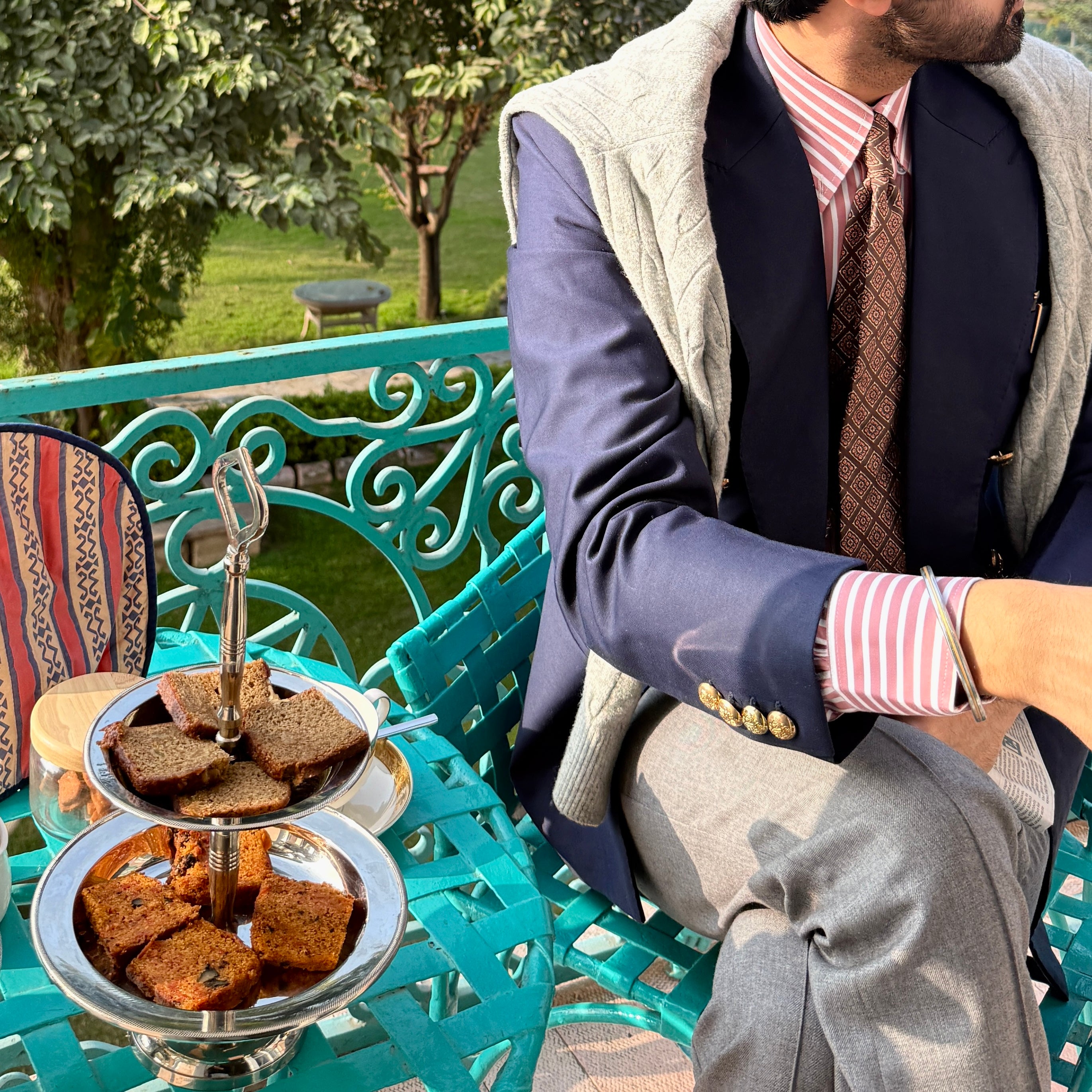 STILARO STRIPED BUTTON DOWN SHIRT