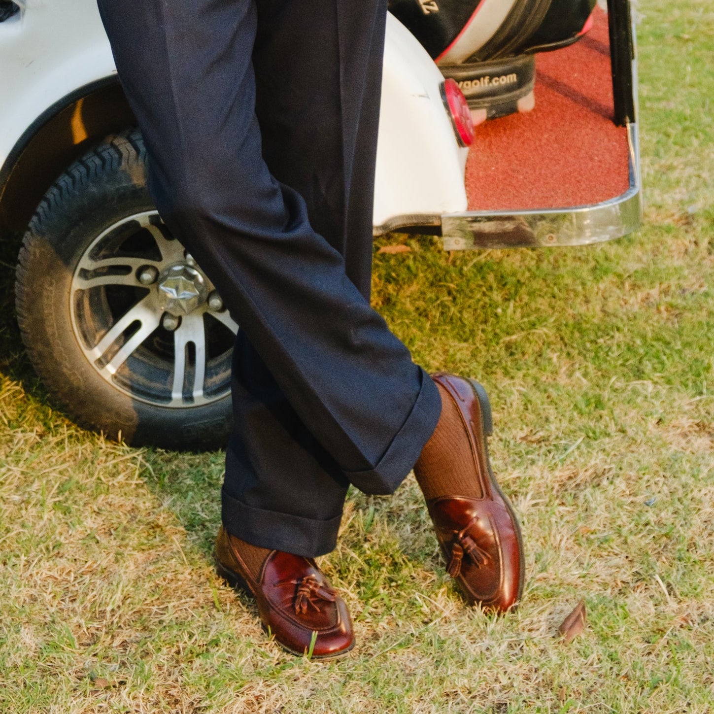 NAVY DOUBLE PLEATED GURKHA PANTS